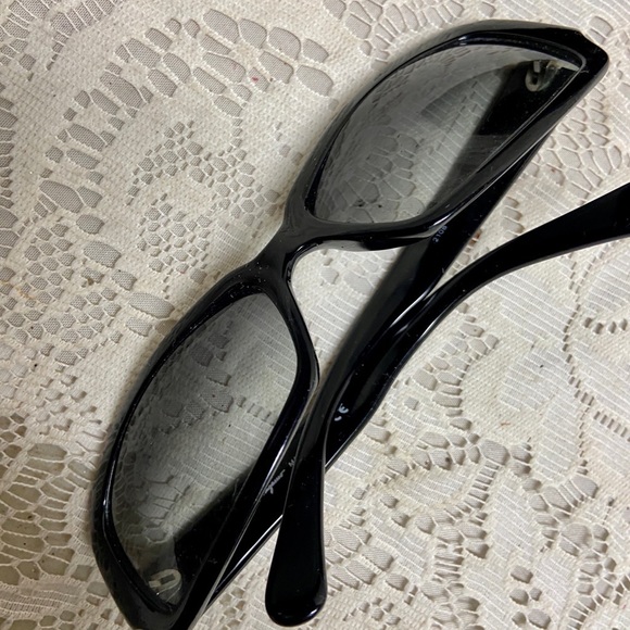 Salvatore Ferragamo Italy 2108 Sun Glasses - Picture 5 of 16